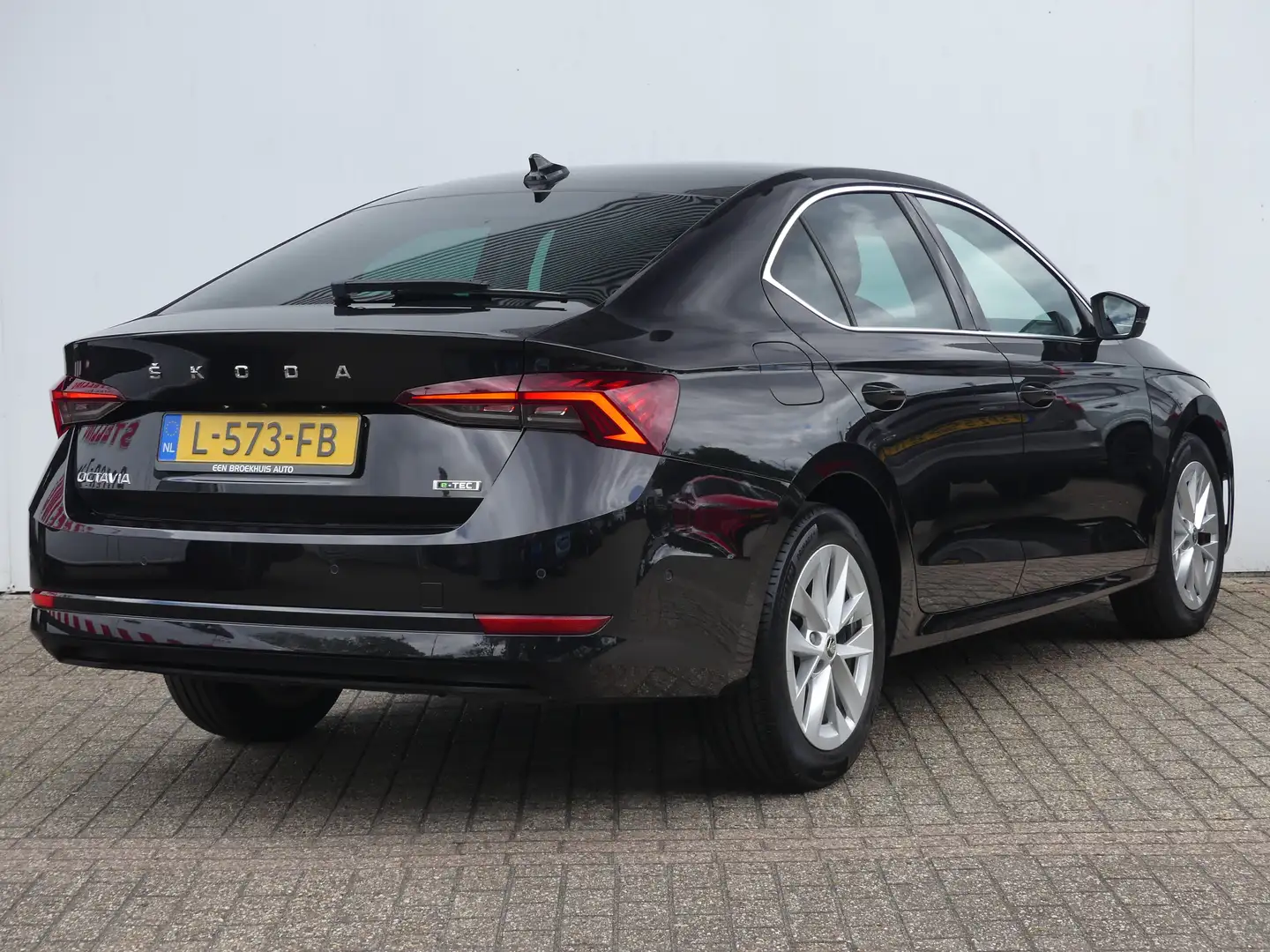 Skoda Octavia 1.0 e-TSI Business Edition Plus | ADAPTIVE CRUISE Negro - 2