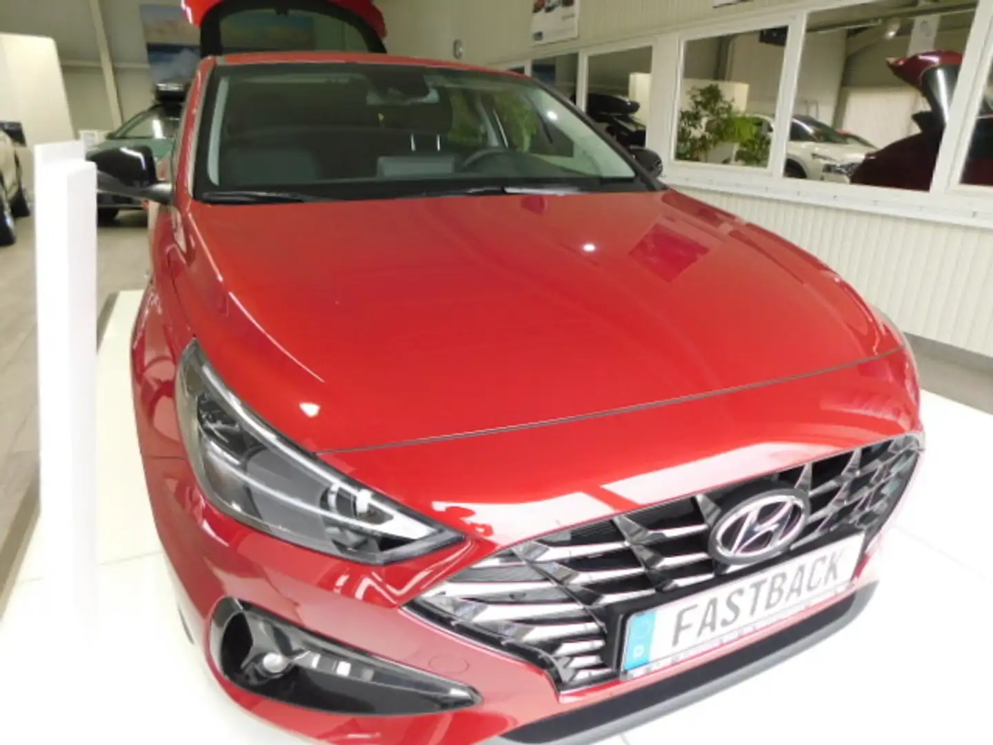 Hyundai i30 Fastback Edition 30 PLUS Czerwony - 2