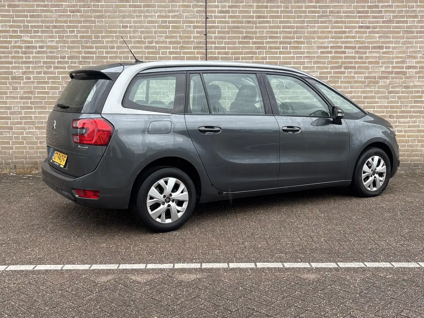 Citroen Grand C4 Picasso 1.2 PureTech Intensive | € 4.750,- NETTO! | Cruise Grijs - 2