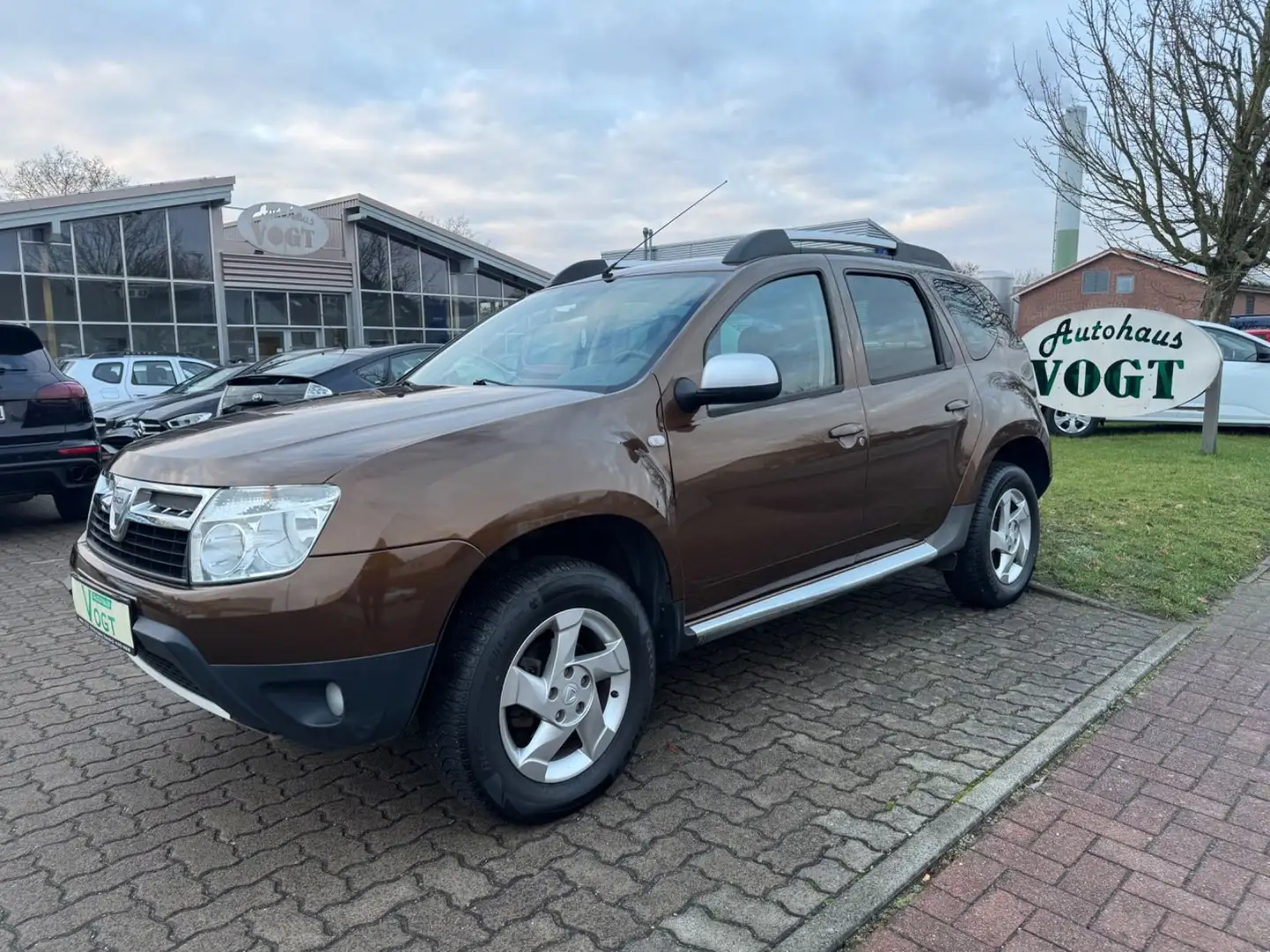 Dacia Duster I Prestige 4x2 Braun - 1