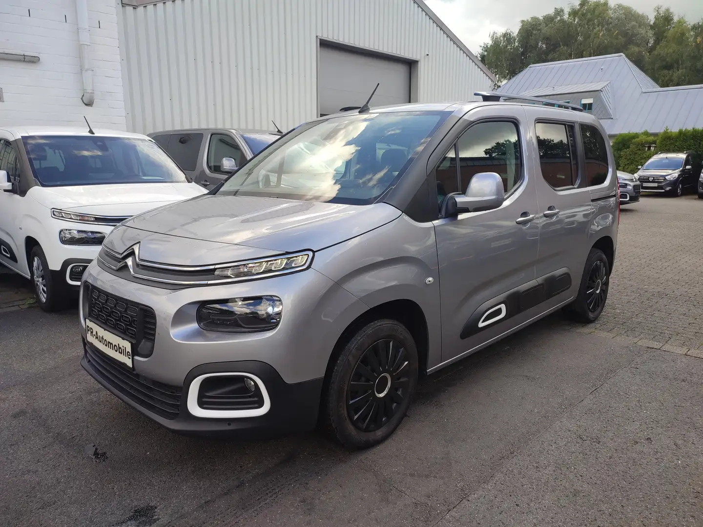 Citroen Berlingo PureTech 110 Klimaaut/Navi/PDC+Cam Grau - 1