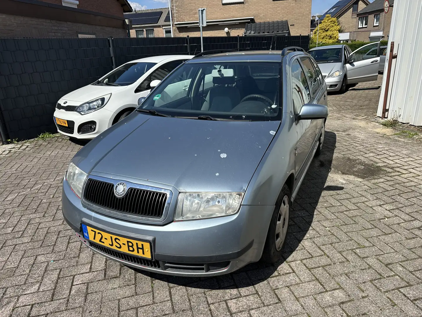 Skoda Fabia 1.4 Comfort Grijs - 1