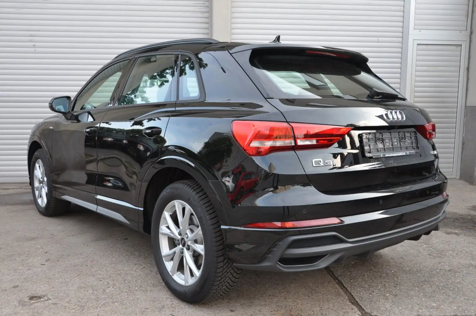 Audi Q3 35 TDI S line NEUWERTIG Schwarz - 2