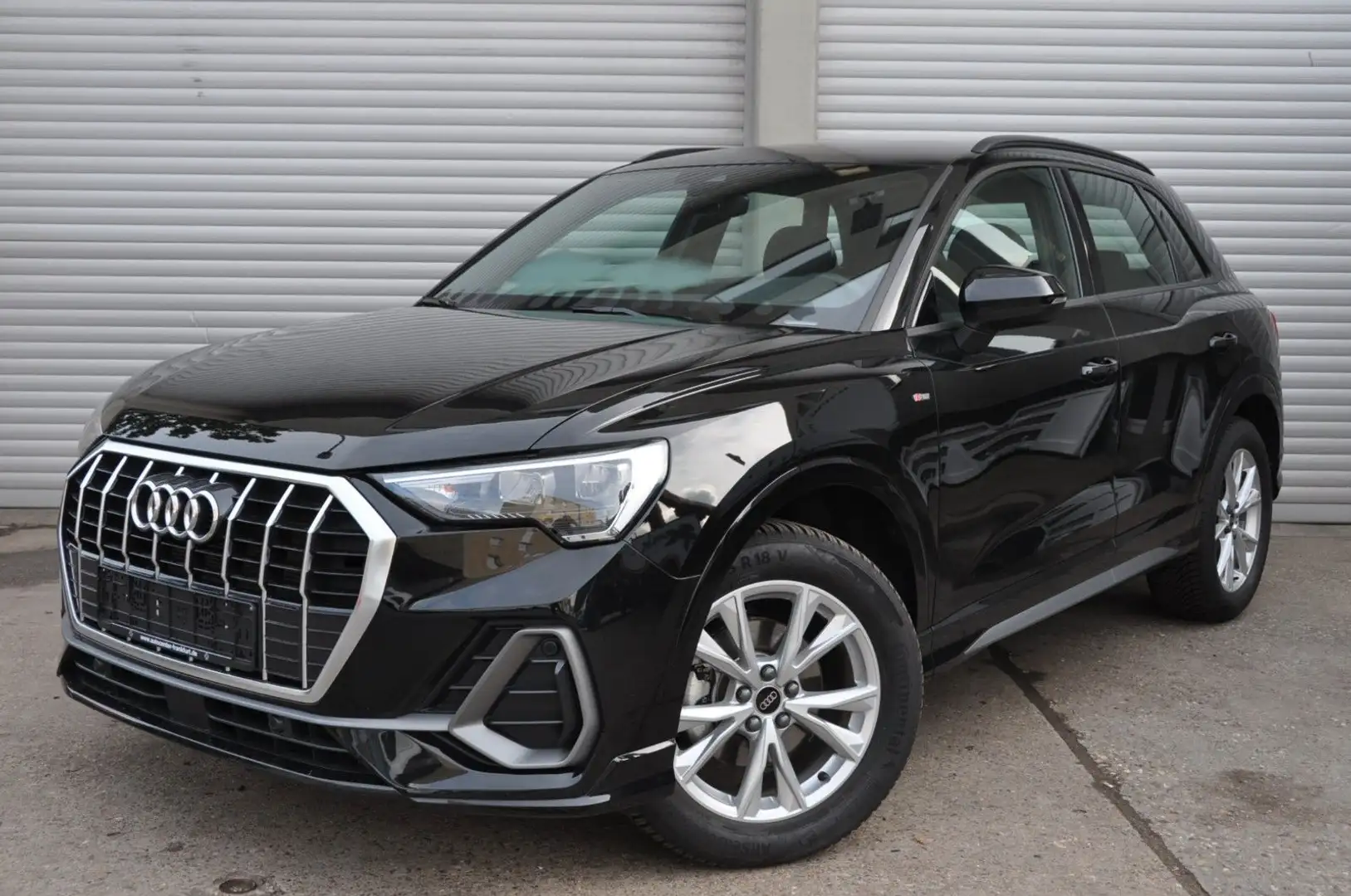 Audi Q3 35 TDI S line NEUWERTIG Schwarz - 1
