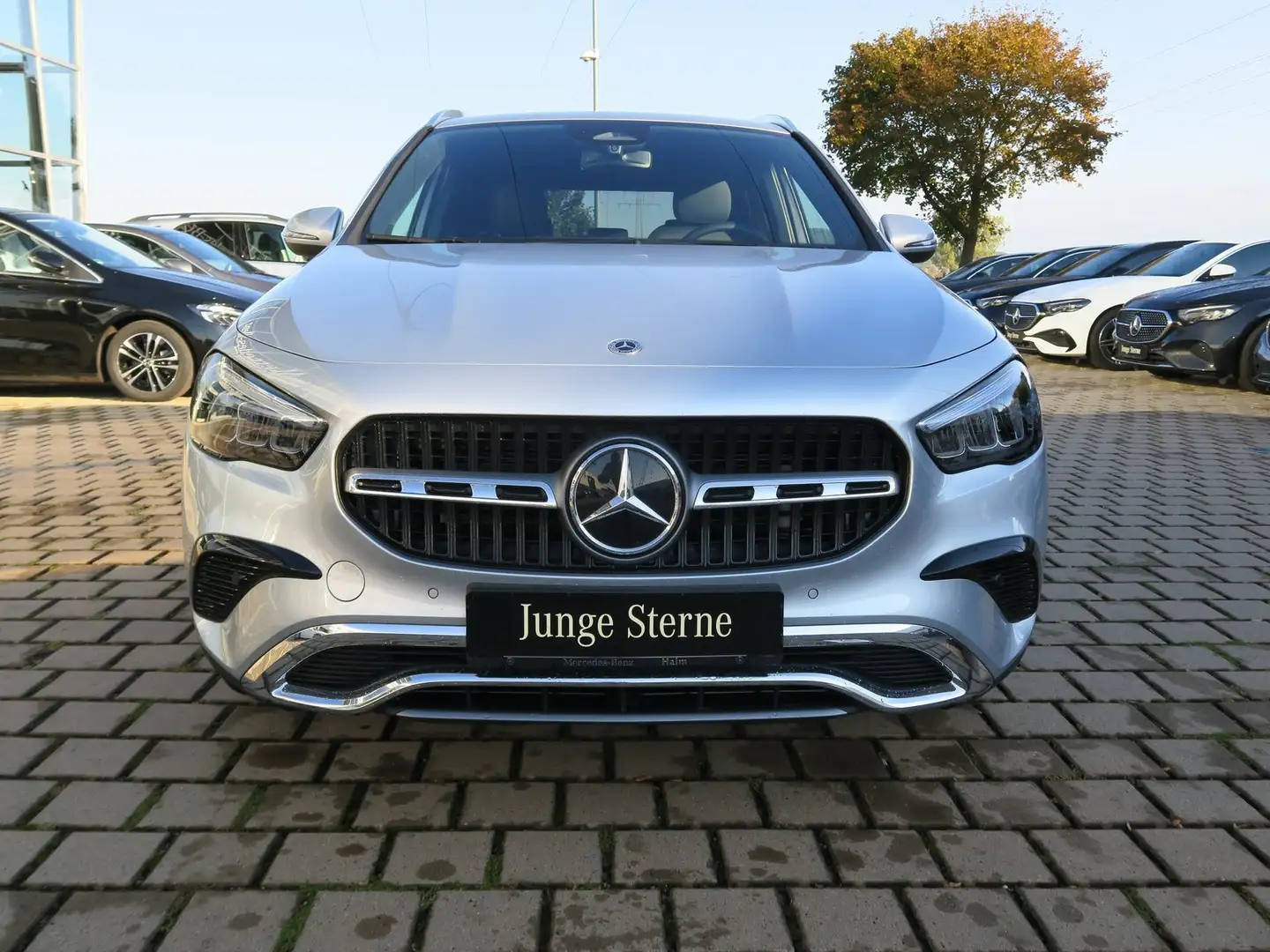 Mercedes-Benz GLA 180 Progressive Line Advanced Totwinkel Silber - 2