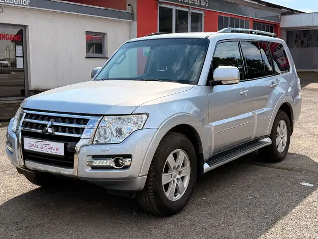 Mitsubishi Pajero 3.2 DI-D Automatik 7Sitzer