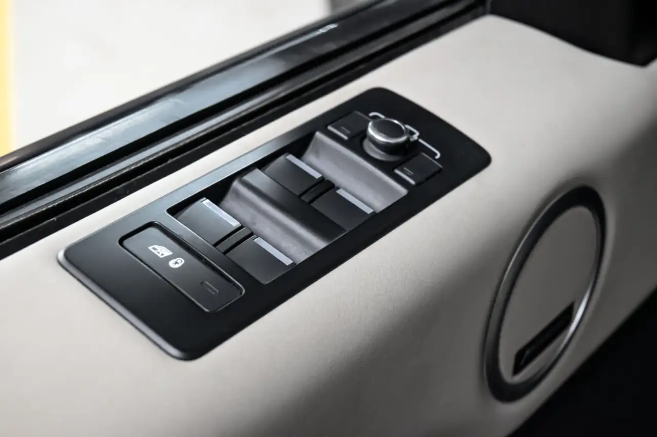 Land Rover Discovery снимка Land Rover Discovery