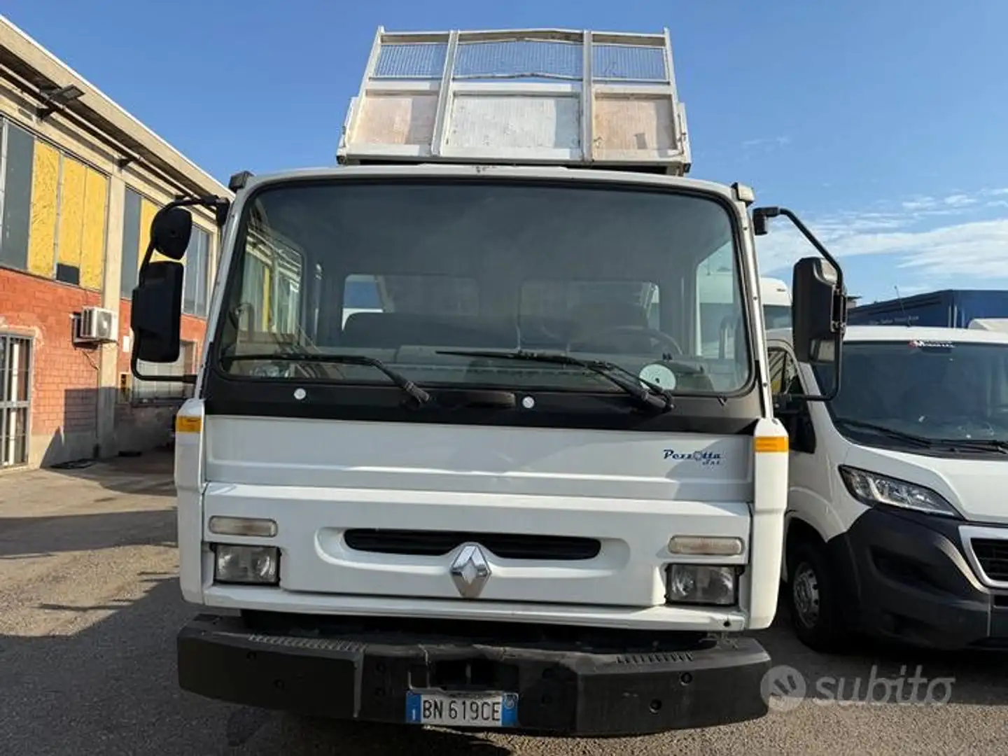 Renault Alaskan Renault Midlum - 2