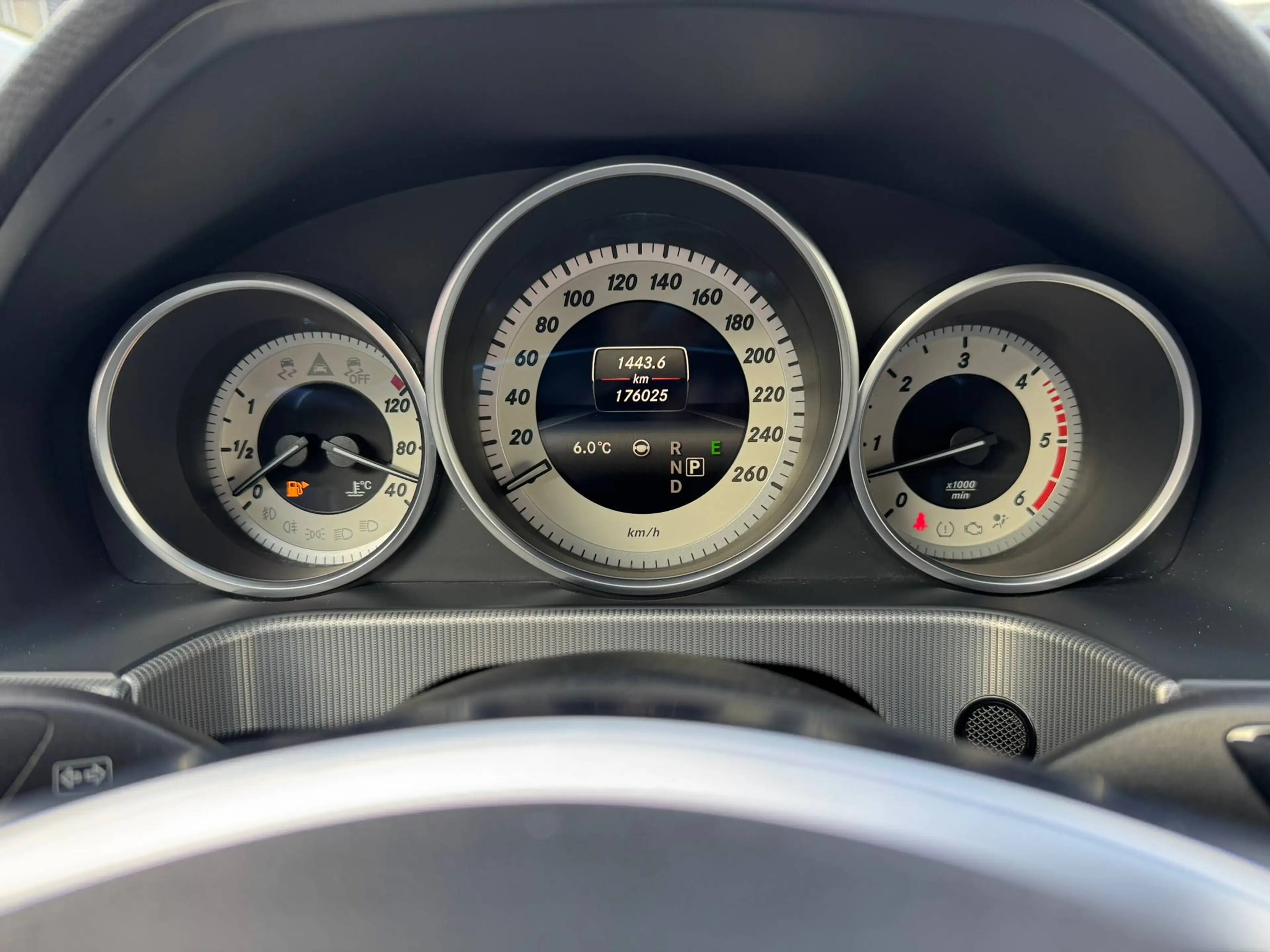Mercedes-Benz E 350 E 350 BlueTec / AMG Line/LED/Schiebedach/AHK — photo 12