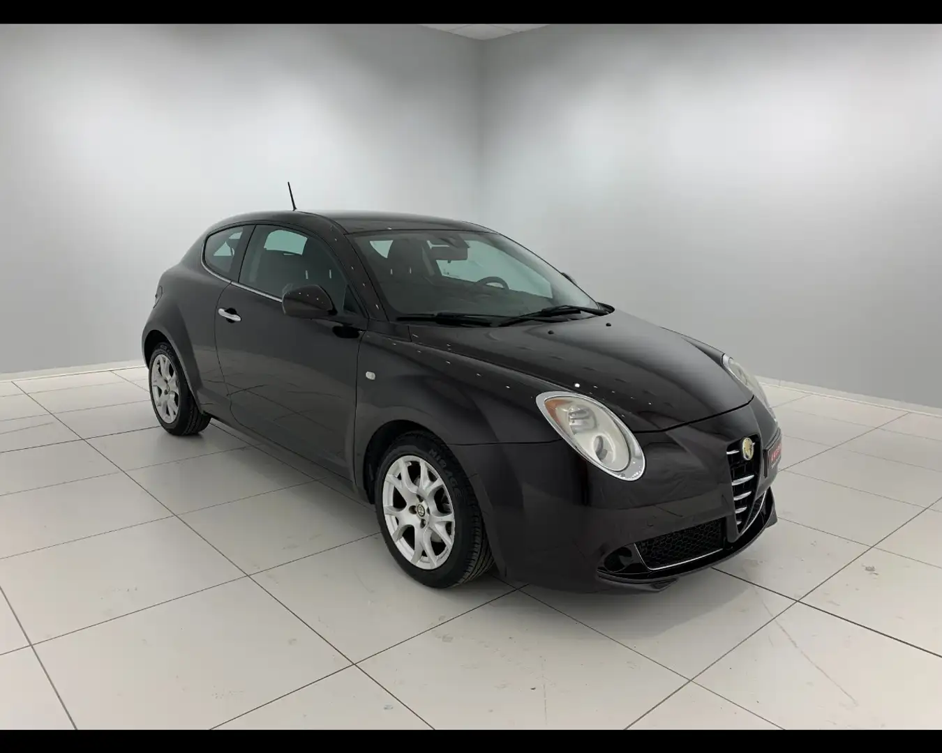 Alfa Romeo MiTo 1.4 TB Distinctive Zwart - 1