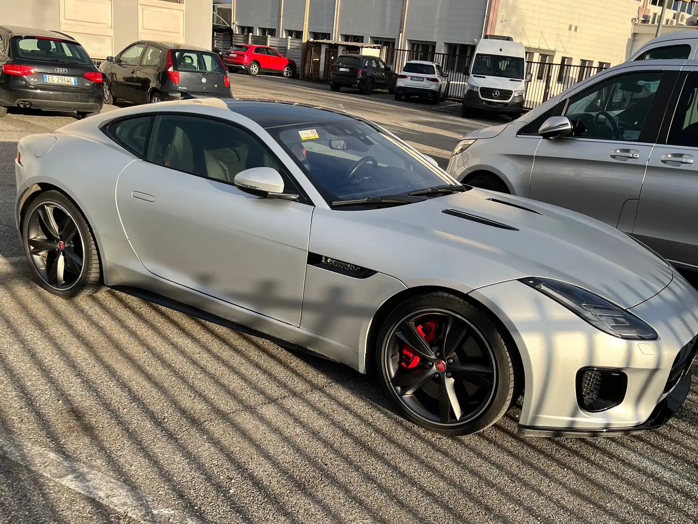 Jaguar F-Type F-Type Coupe 2.0 i4 R-Dynamic 300cv my19.5 Silver - 2