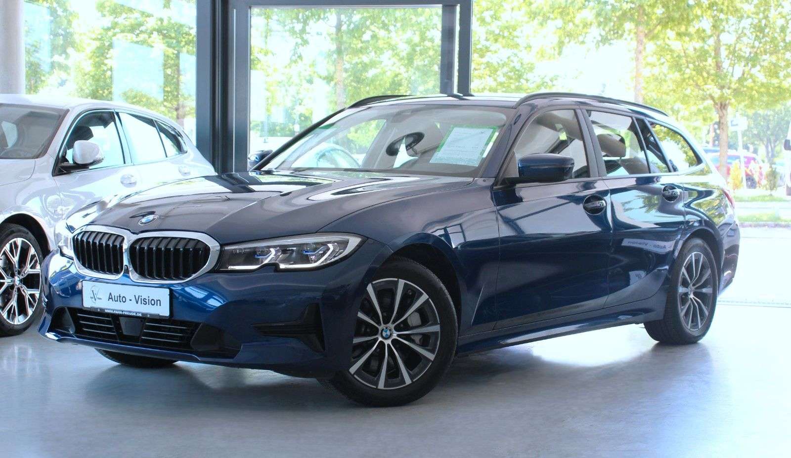 BMW 330