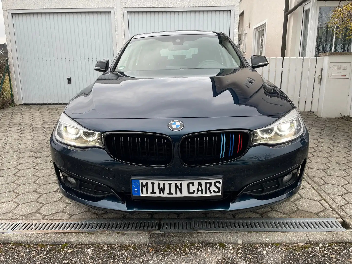 BMW 320 d Gran Turismo Sport HUD Pano Leder Navi Pro Bleu - 2