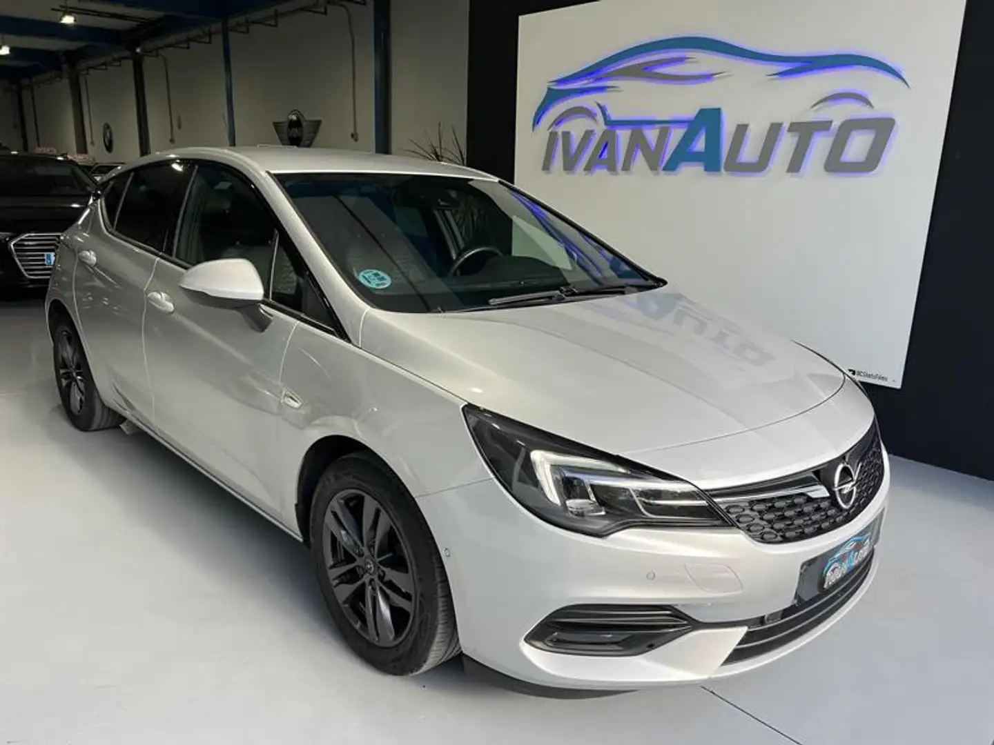 Opel Astra 1.2T S/S GS Line 110 Gris - 1