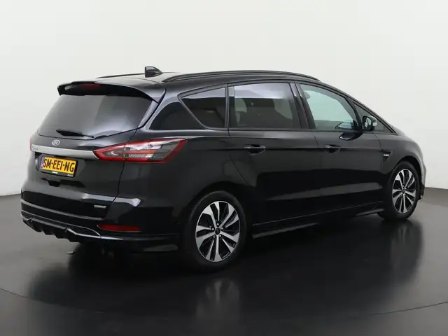 Ford S-Max view 4