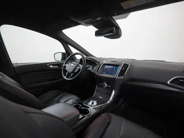 Ford S-Max view 2