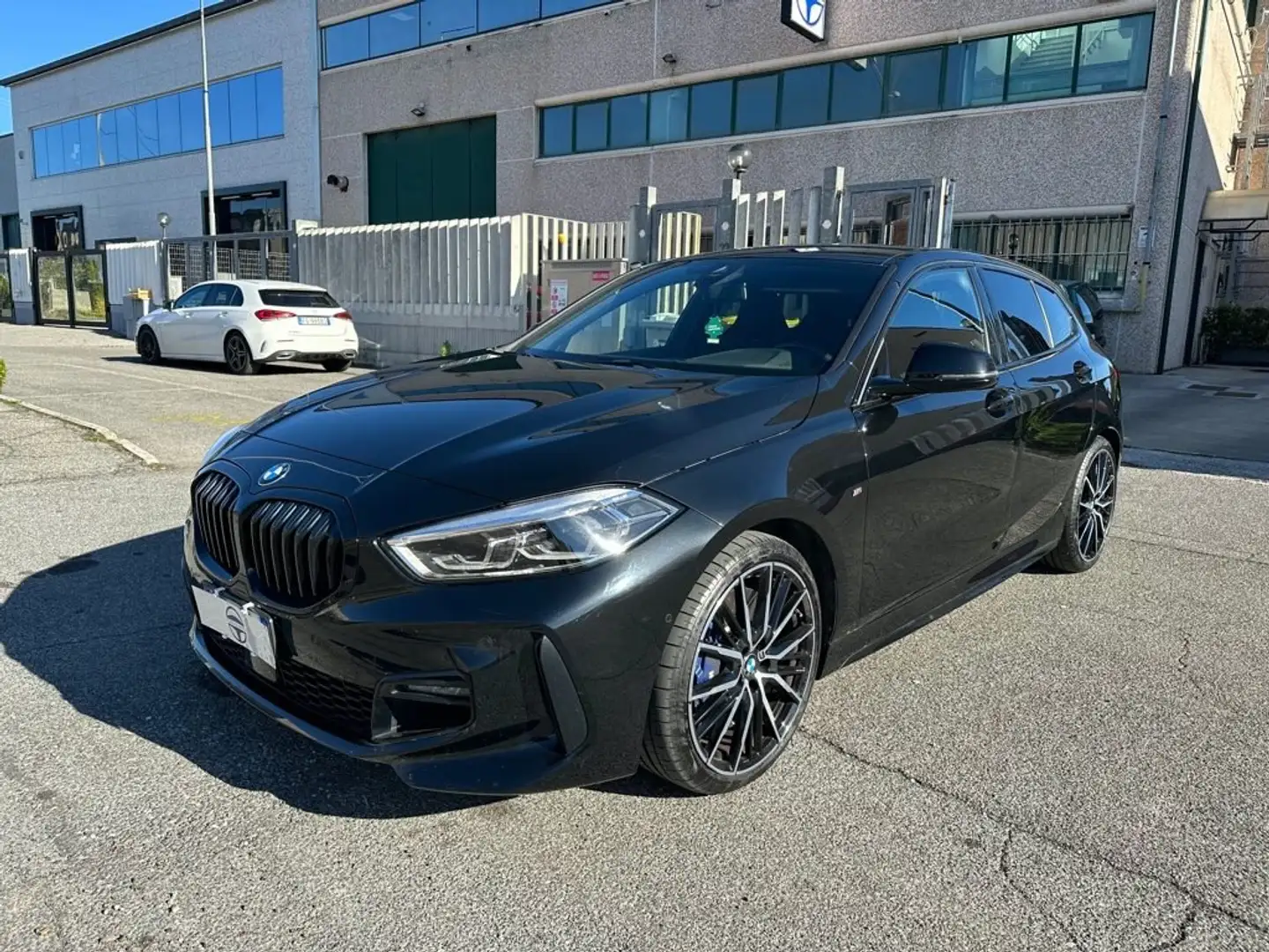 BMW 118 118 d 5p. Automatic Msport Colorvison Edition 150cv Schwarz - 1
