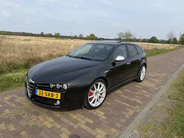 159 1.7 T Distinctive