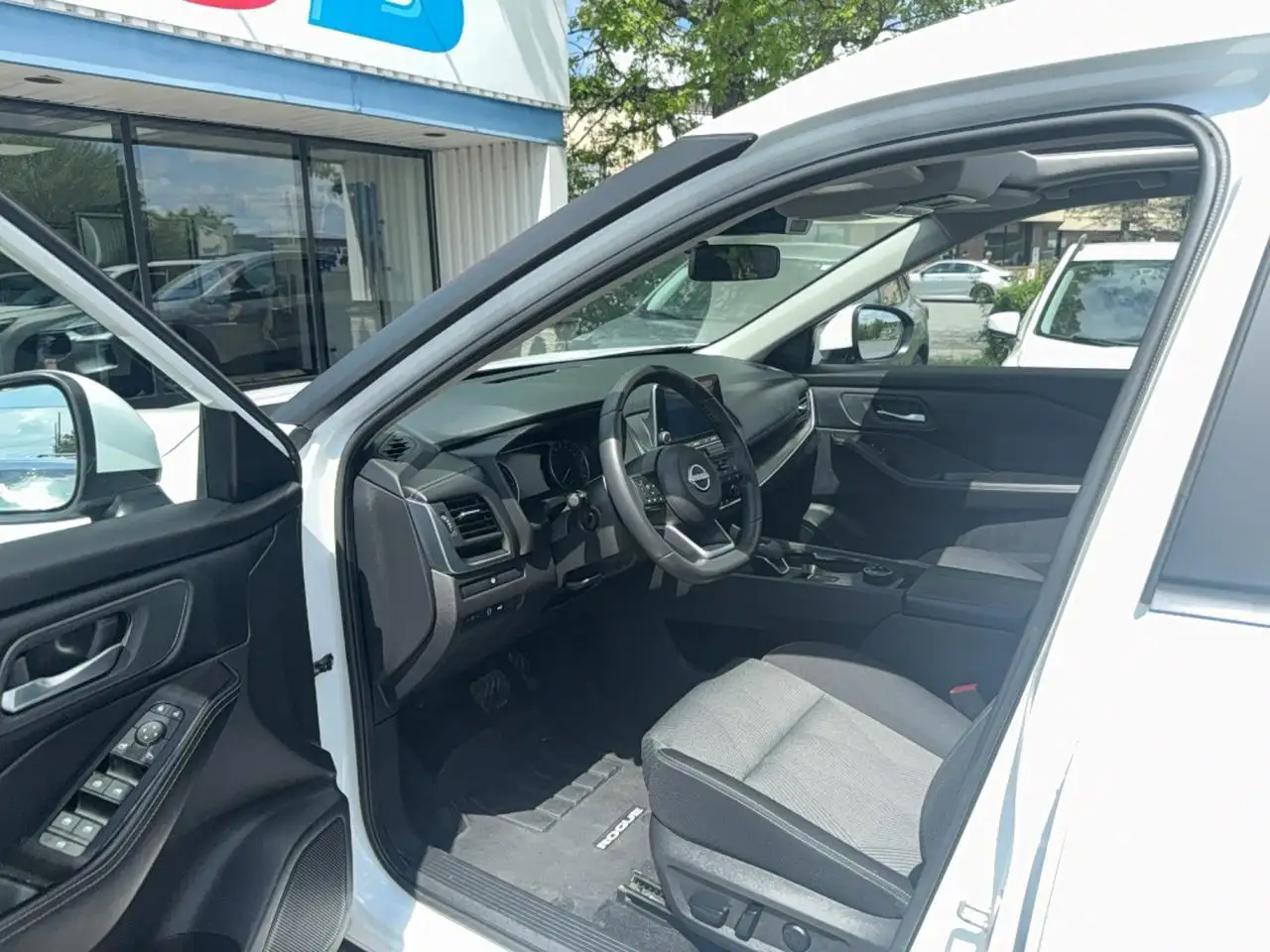 Nissan Rogue снимка Nissan Rogue