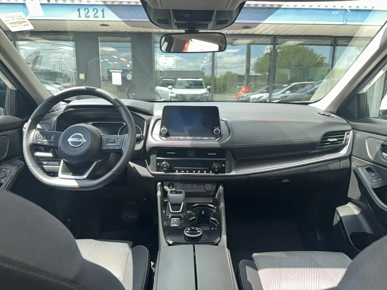 Nissan Rogue снимка Nissan Rogue