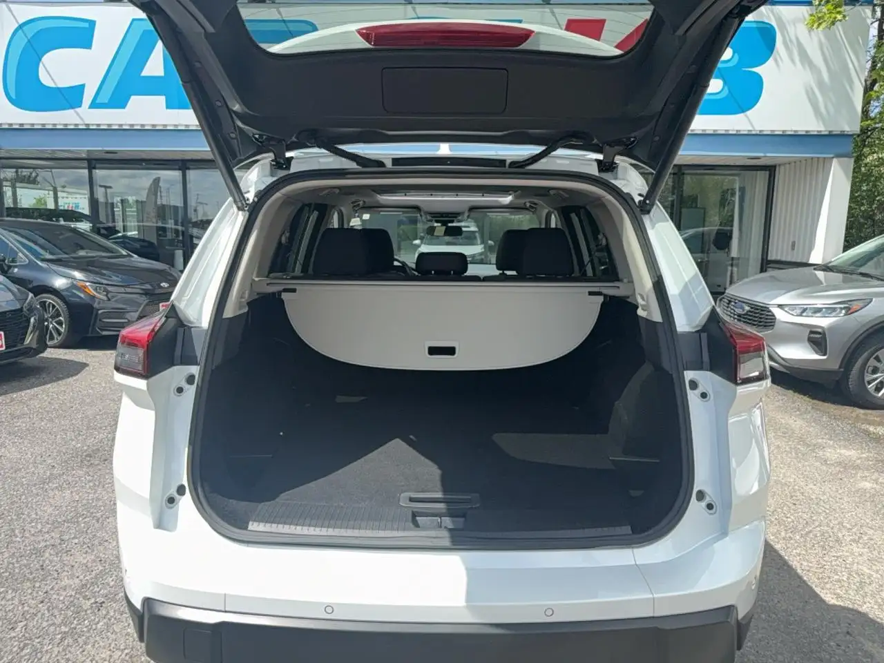Nissan Rogue снимка Nissan Rogue
