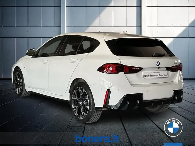 BMW 1 Series view 8