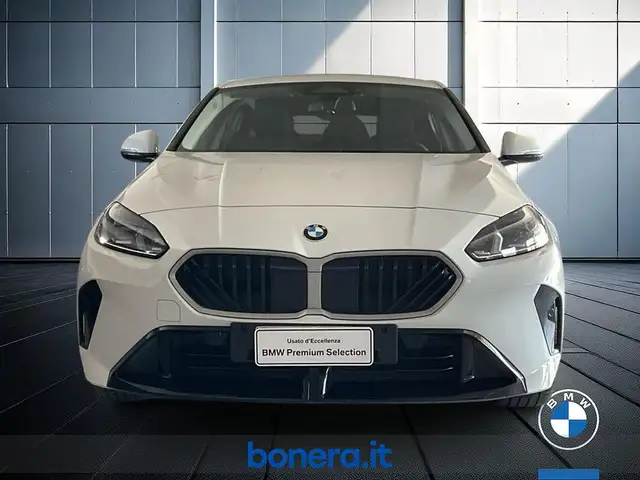 BMW 1 Series view 3