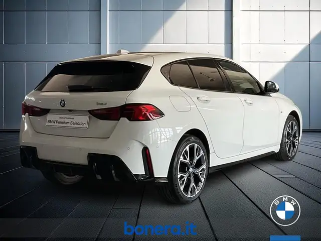 BMW 1 Series view 6