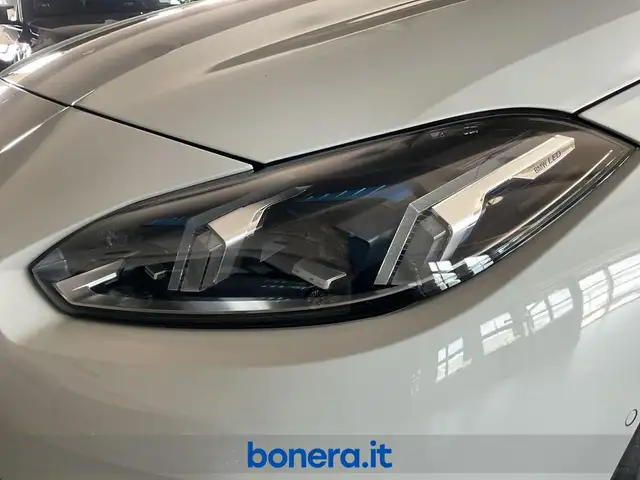 BMW 1 Series view 10