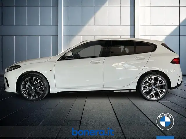 BMW 1 Series view 9