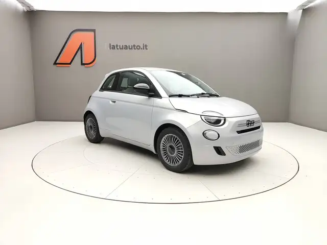 Fiat 500 view 3