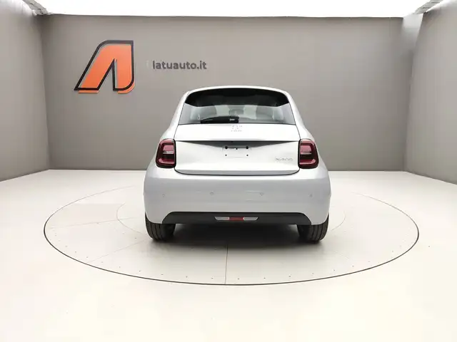 Fiat 500 view 6