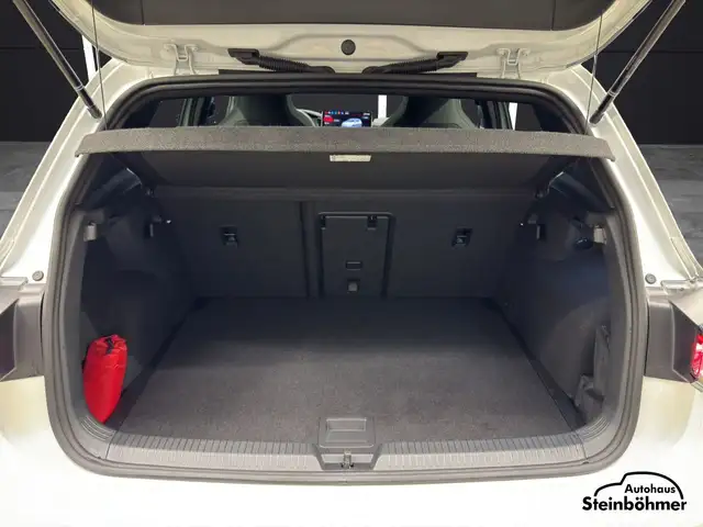 Volkswagen Golf view 6