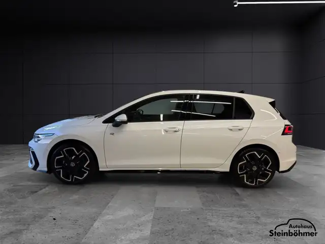 Volkswagen Golf view 3