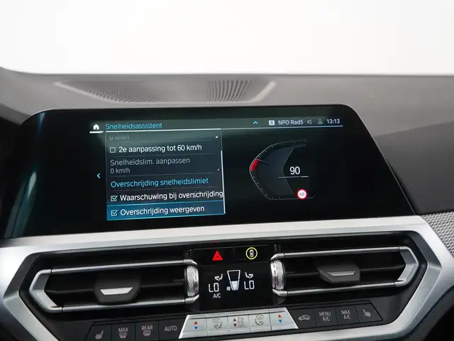 BMW 3 Series view 24