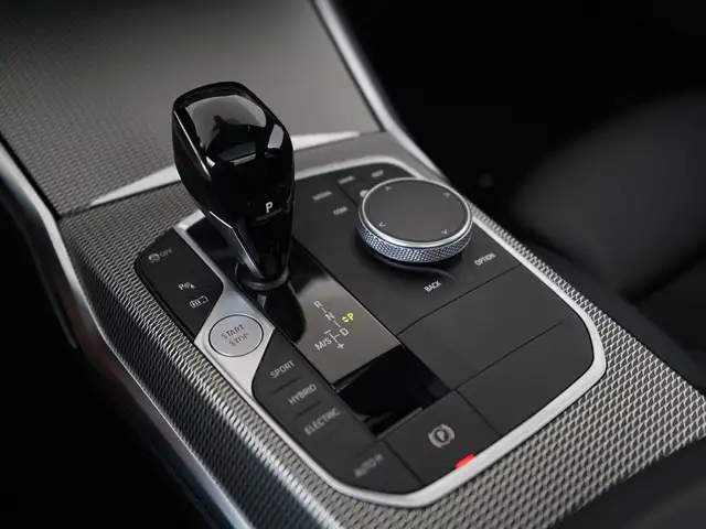 BMW 3 Series view 10