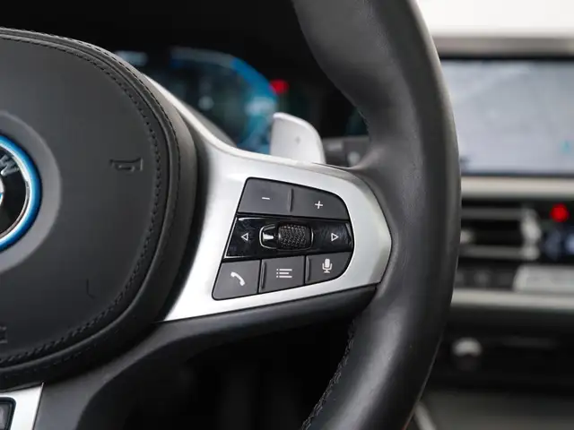 BMW 3 Series view 9