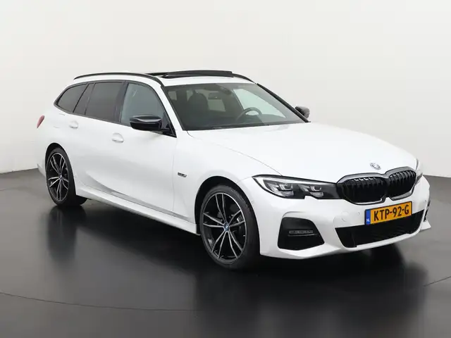 BMW 3 Series view 30