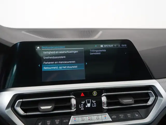 BMW 3 Series view 26