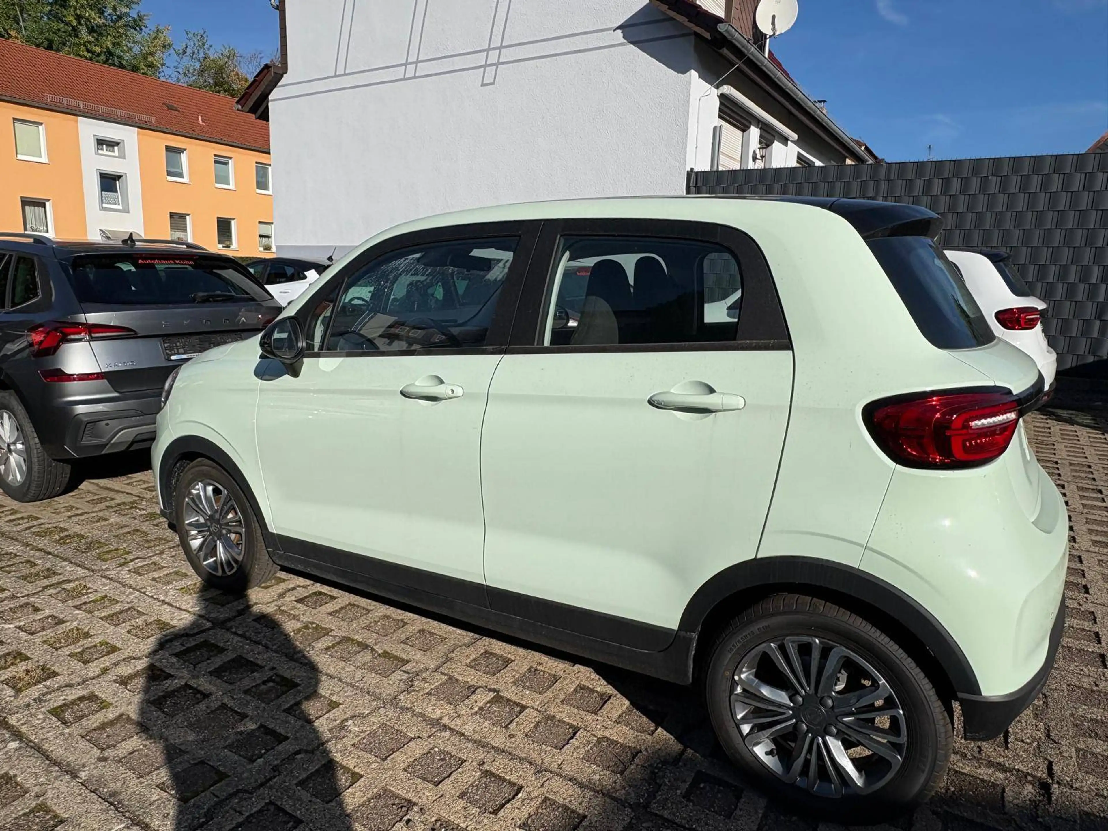 Leapmotor T03 Navi,Klimaautomat,Kamera,PDC,Pano.Aluf. — photo 11
