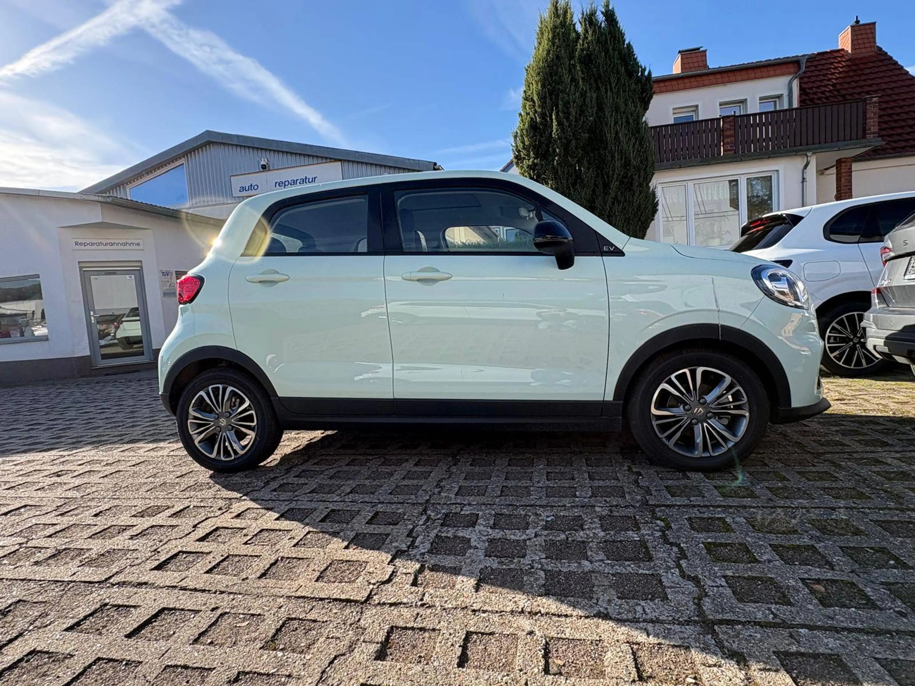 Leapmotor T03 Navi,Klimaautomat,Kamera,PDC,Pano.Aluf. — photo 6