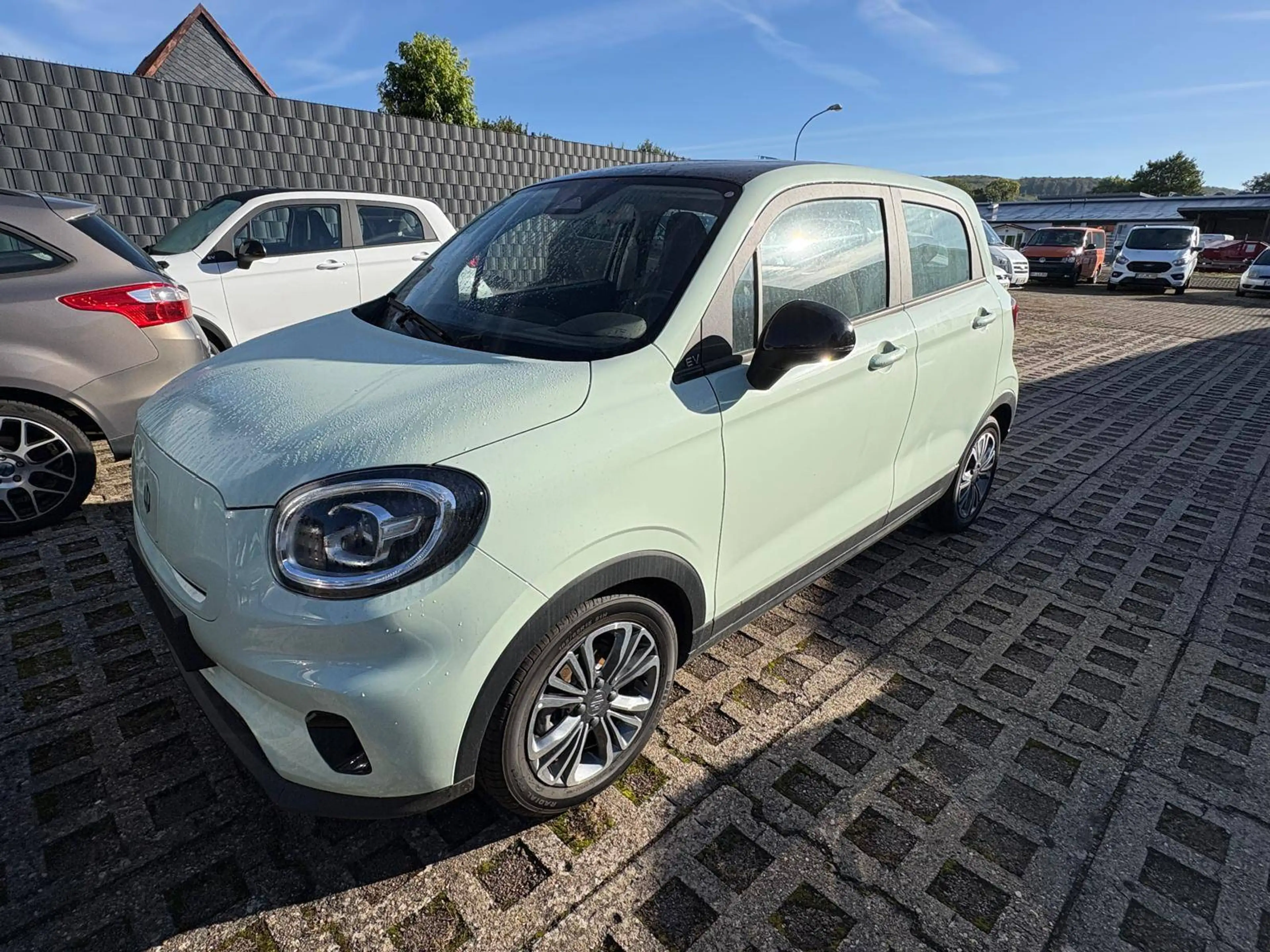 Leapmotor T03 Navi,Klimaautomat,Kamera,PDC,Pano.Aluf. — photo 7