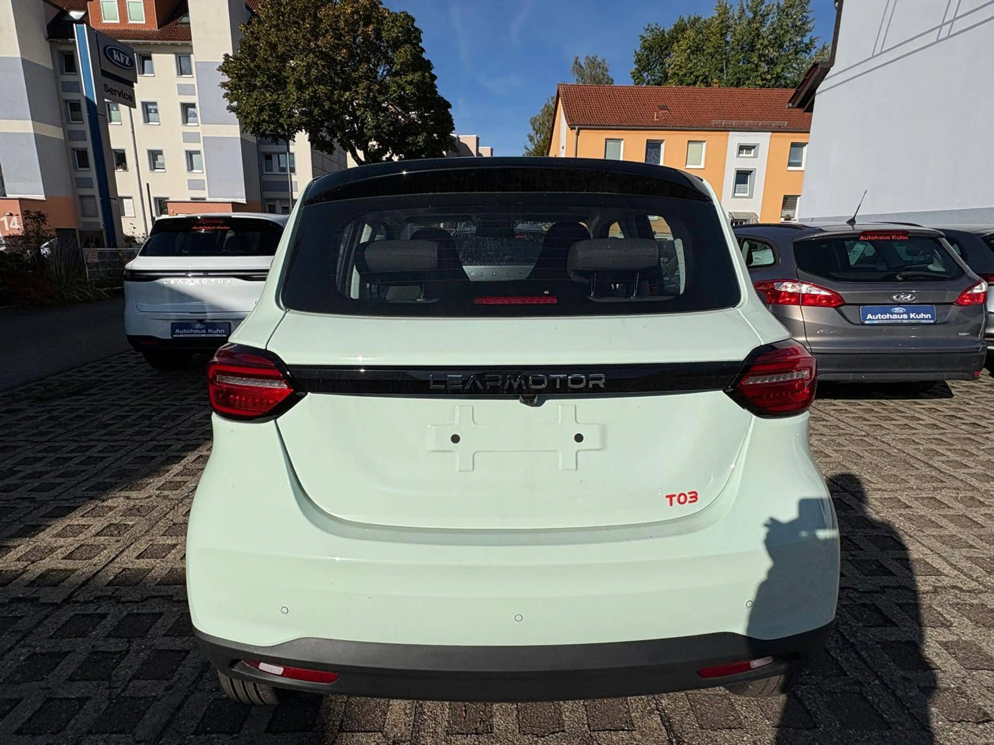 Leapmotor T03 Navi,Klimaautomat,Kamera,PDC,Pano.Aluf. — photo 12