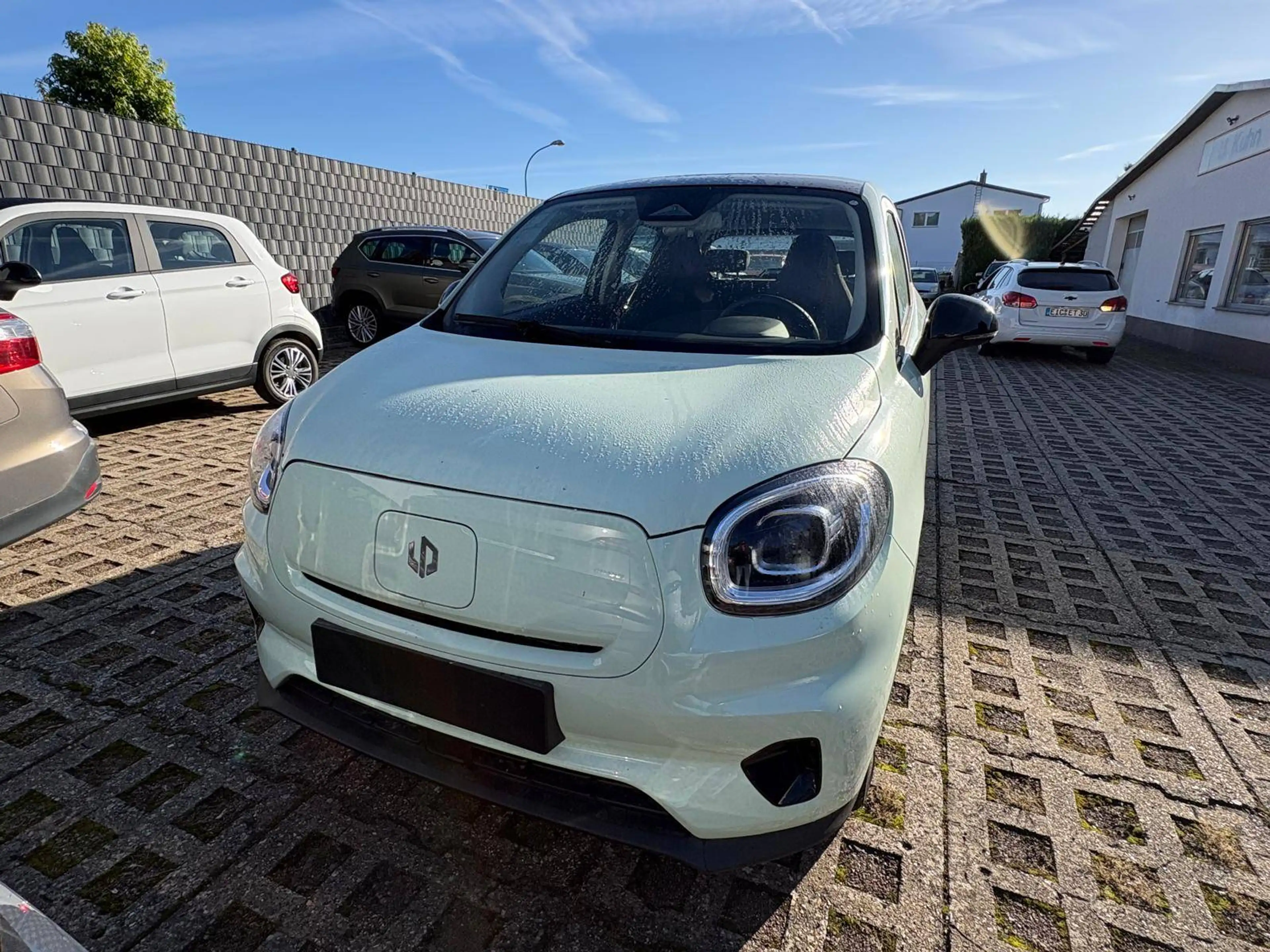 Leapmotor T03 Navi,Klimaautomat,Kamera,PDC,Pano.Aluf. — photo 2