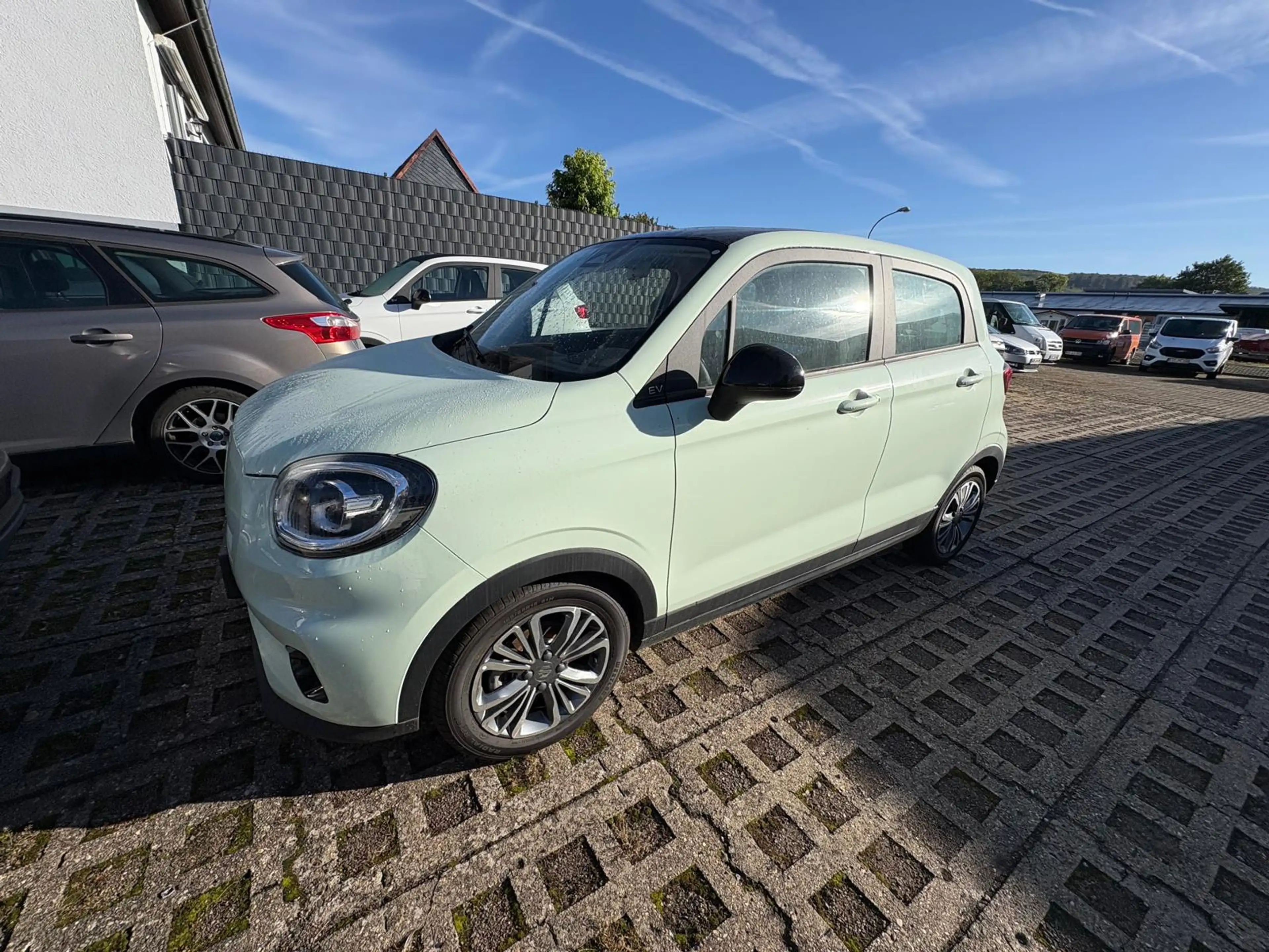 Leapmotor T03 Navi,Klimaautomat,Kamera,PDC,Pano.Aluf. — photo 4