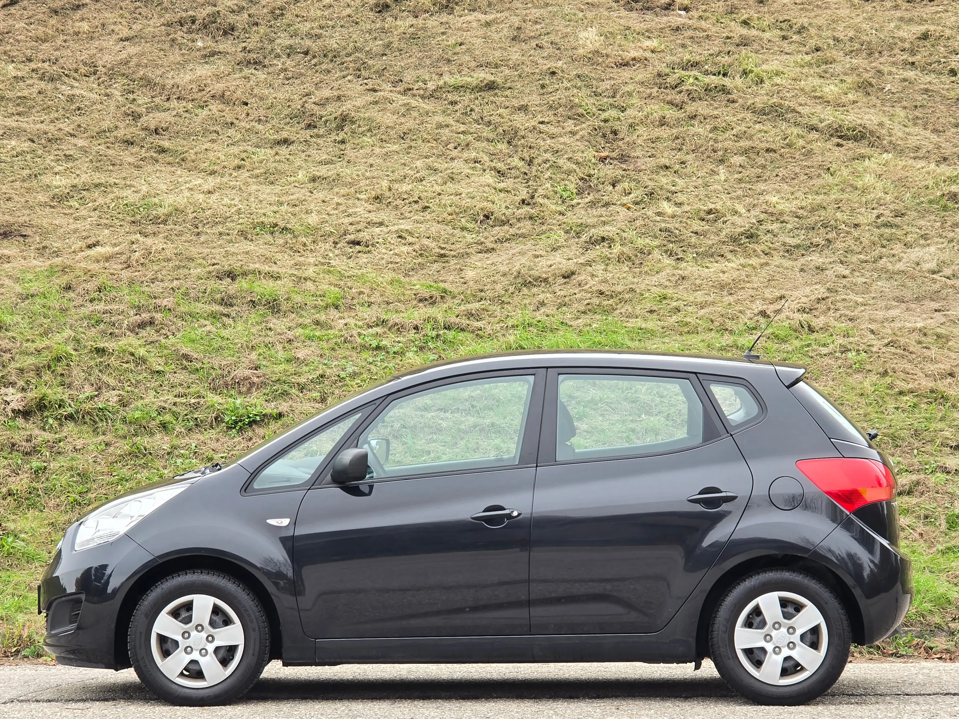 Kia Venga 1,4 Top* Kredit* Klima* Neues Pickerl* Gepflegt* — photo 7
