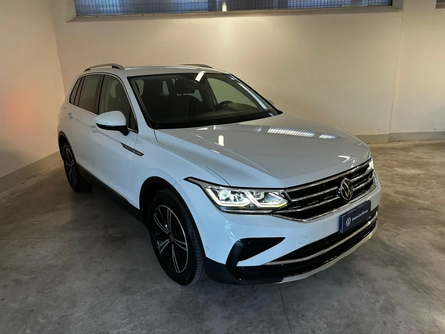 Volkswagen Tiguan 2.0 TDI 150 CV SCR DSG Elegance Bianco - 1