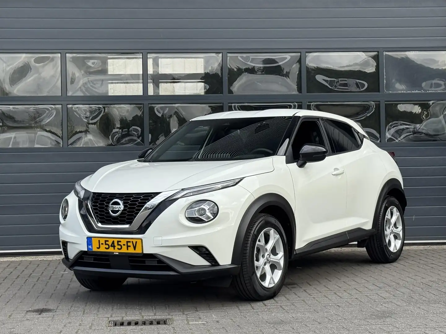 Nissan Juke 1.0 DIG-T N-CONNECTA I ACHTERUITRIJCAMERA I APPLE Blanco - 1