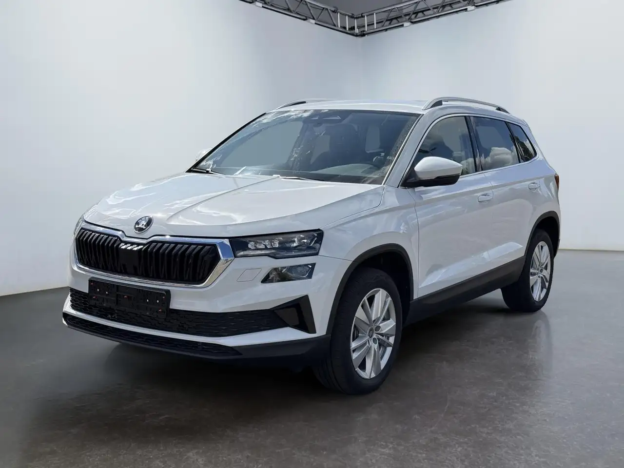 Skoda Karoq Extra Plus 1,5 TSI DSG 2Zoklima 2xEinparkhilfe... — photo 1 of 32