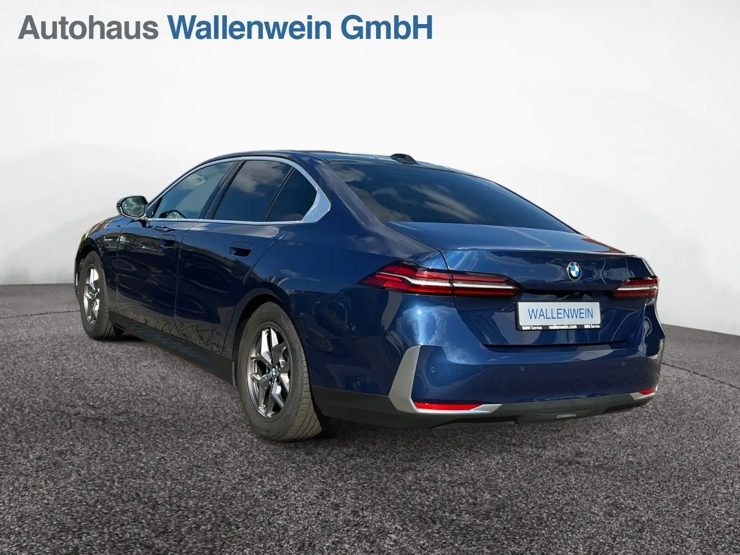 BMW 520 d xDrive Aut., Panoramadach, AHK, 360° Kamera Blau - 2